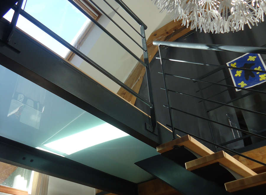 Garde-corps – rampe d&rsquo;escalier et dallage vitré